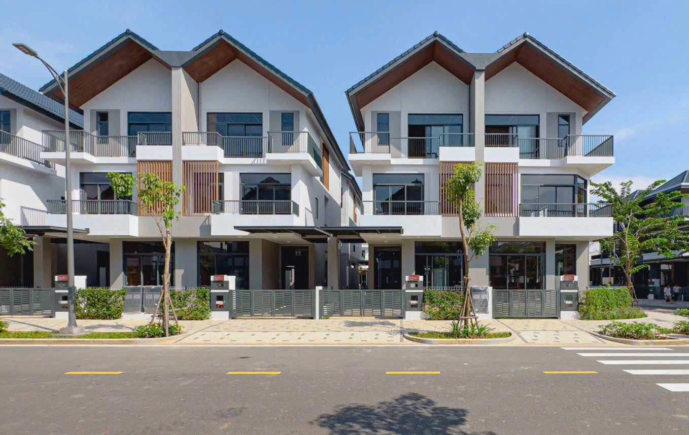 Sơn giả gỗ Lotus - Nhà phố liên kế
